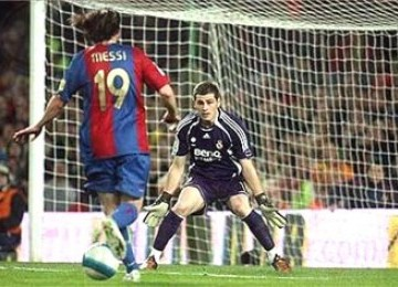realmadridindo1's tweet photo. Apa Persamaannya Luca Zidane sama Iker Casillas?

sama-sama pernah dijebol Hattrick sama Messi 🤭😭 https://t.co/XNYTiUAqgj