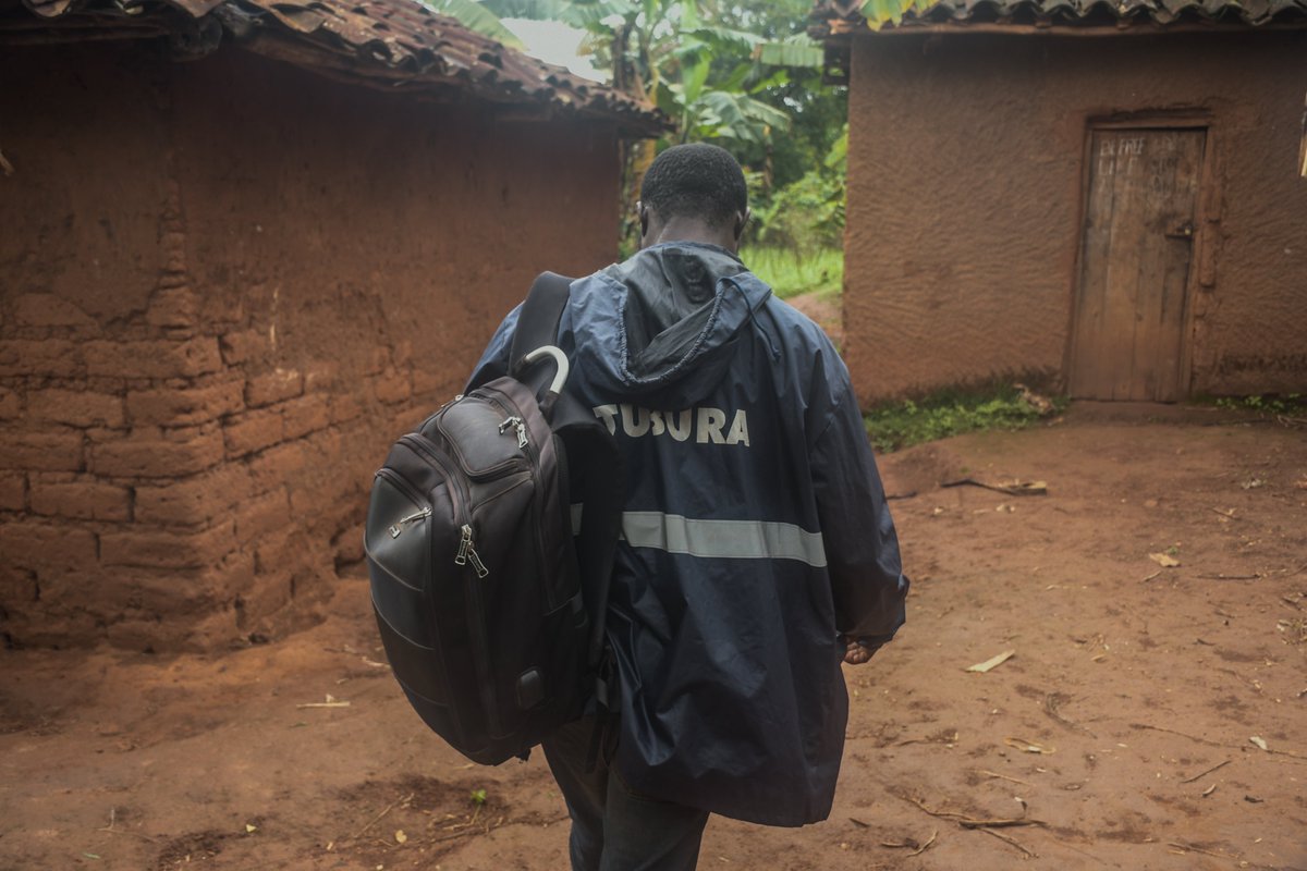 oneacrefundbu's tweet photo. En 2025, les agriculteurs accompagnés au #Burundi ont gagné en moyenne 88.12 $ de plus que les non-participants. Derrière ces progrès, les agents de terrain apportent formations, conseils et intrants au plus près des communautés. #TuburaImpact https://t.co/DAI5kfobe6