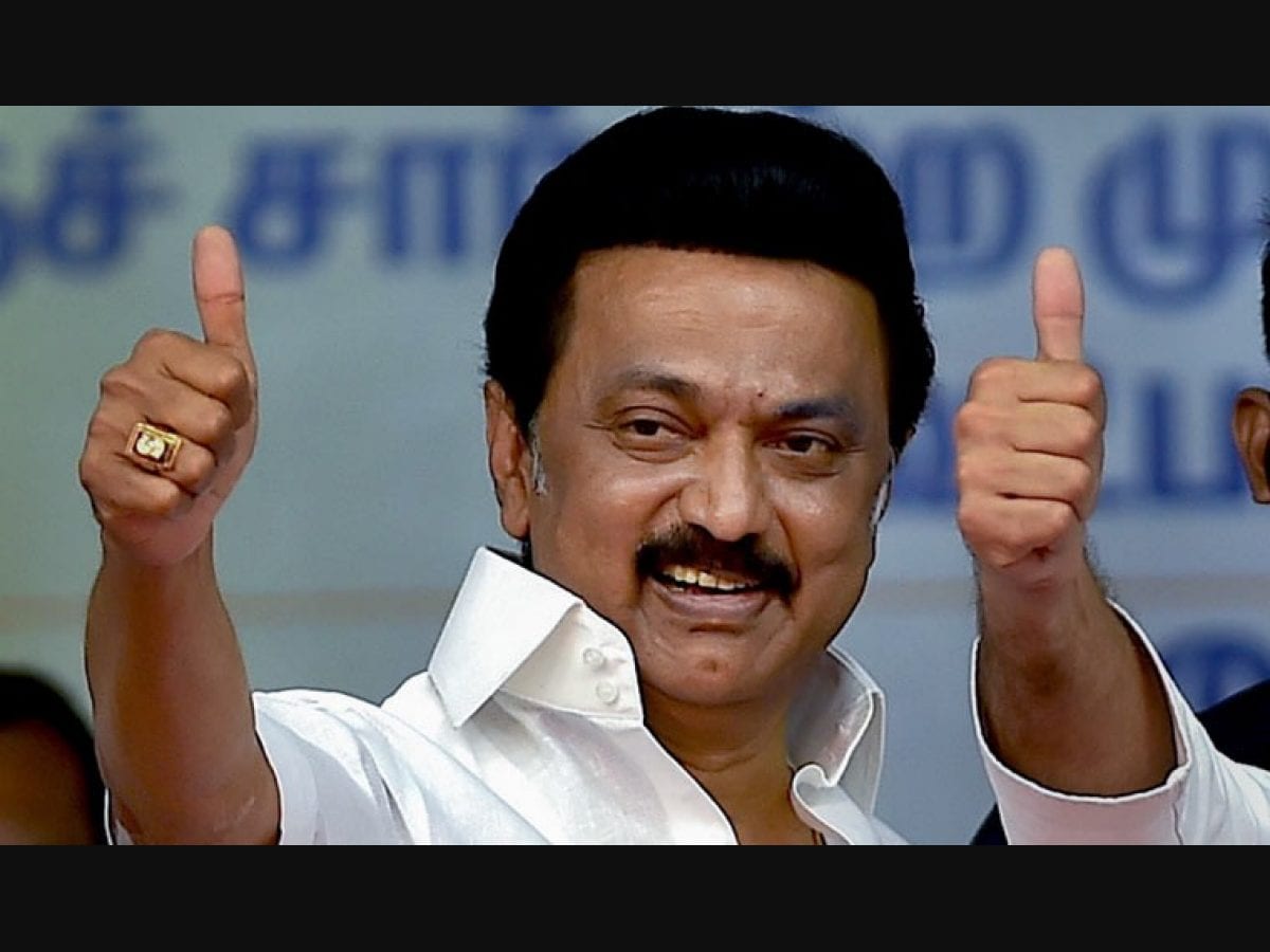 ikaddy_'s tweet photo. @ultralegendmeme Athu pathiramaka bank 'il ullathuu 😹👍 https://t.co/p8NQFvNS9g