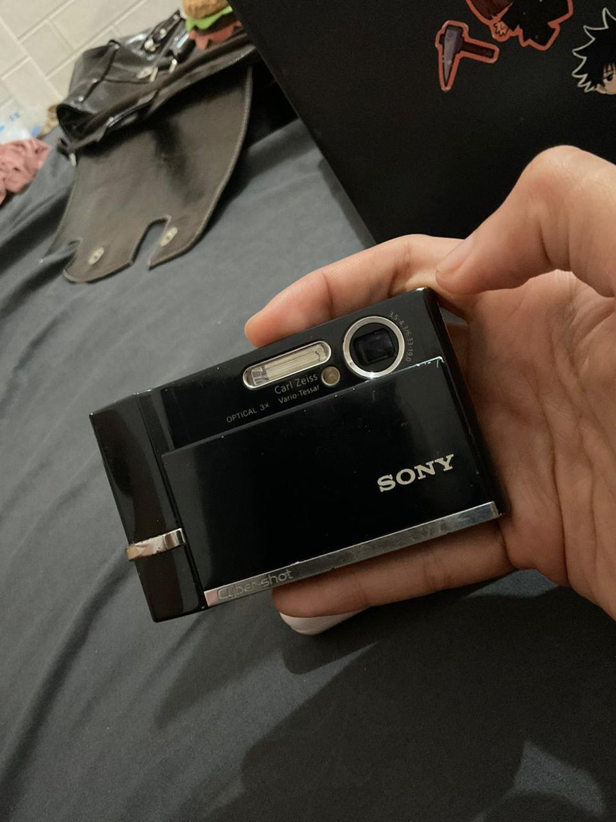 joykindkid's tweet photo. WTS Sony cyber shot dsc-t30
600net paket lengkap
Jual krna dikasih 👉😒
Kirim/Cod jogja https://t.co/aYfTzNumM0