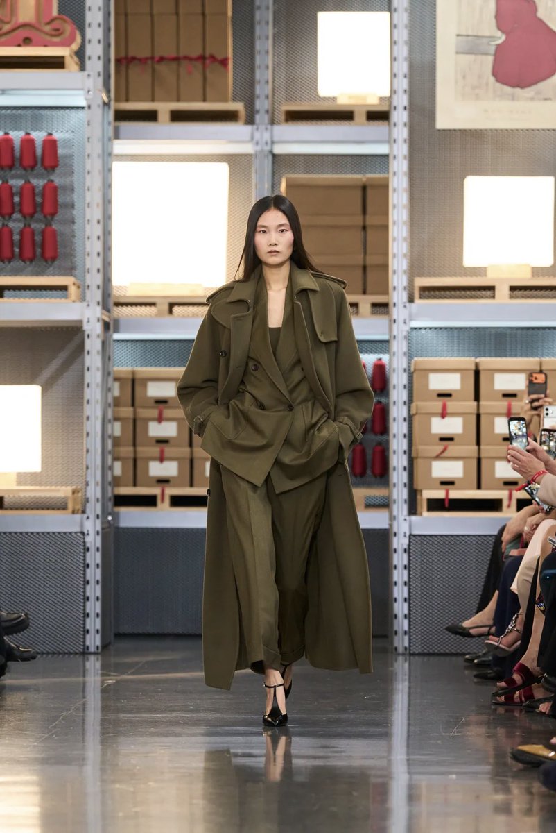 dfvaccount's tweet photo. MAX MARA
RESORT 2027 https://t.co/YETJiZX1eG