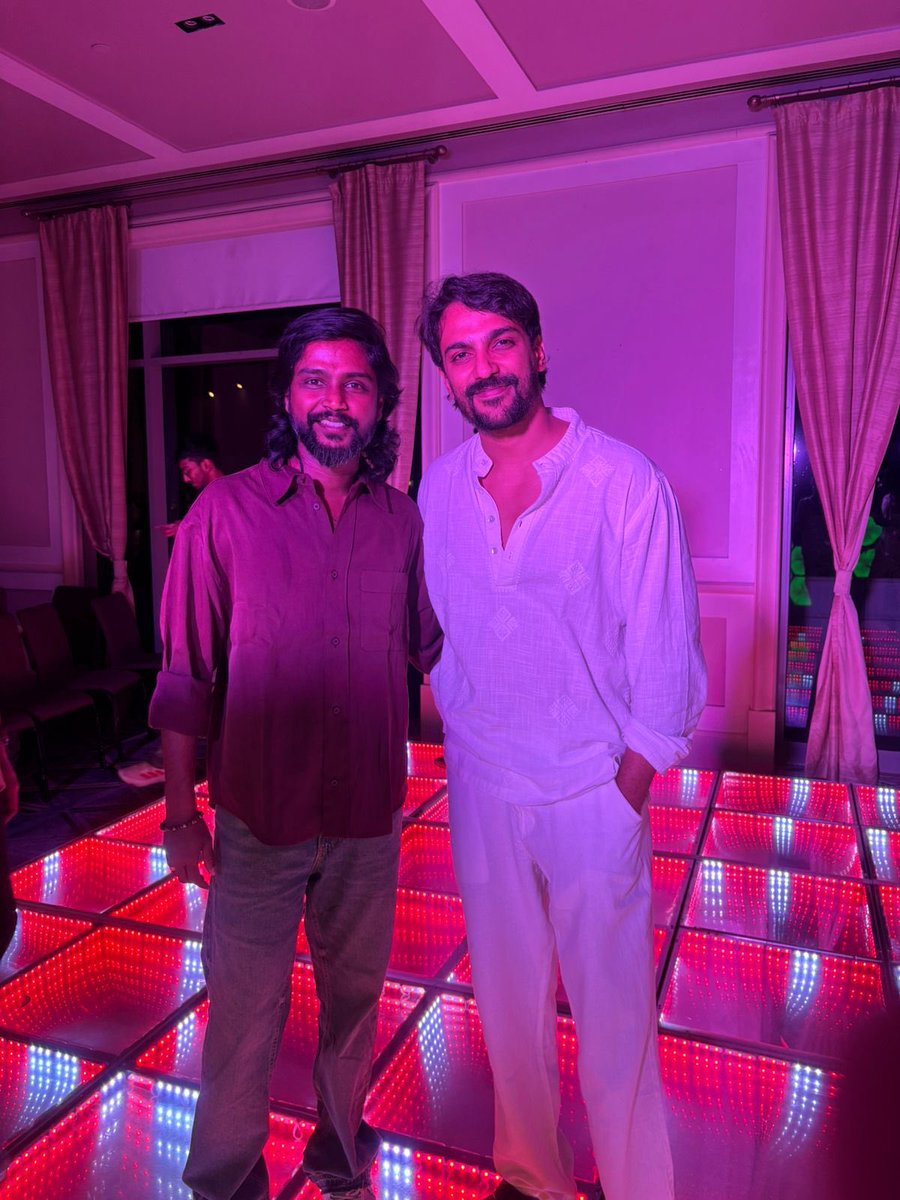 parthyKL's tweet photo. Blast stars 🌟 

#blast #blockbuster https://t.co/QDlQnjv4Zc