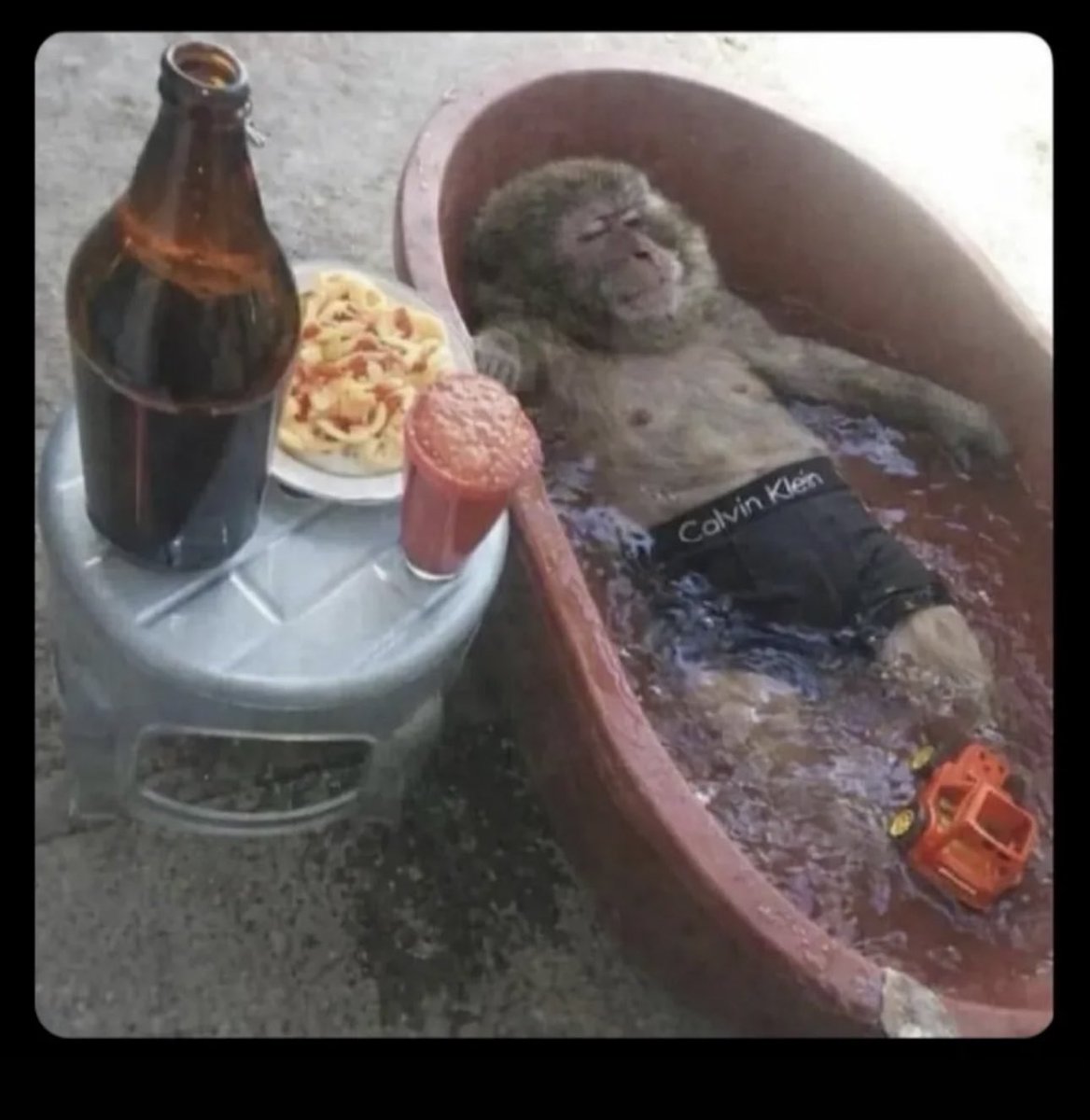 Pajay_IX's tweet photo. Imagine say Portugal reach final dem no come win am...just reason am..dead body go surplus https://t.co/R3QY1Fu8sA