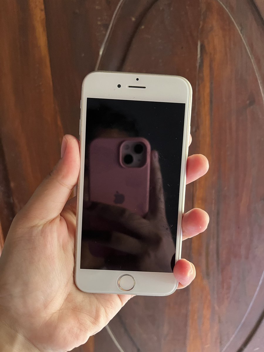 dyrav_'s tweet photo. wts ip 6s 64gb 

320rb

kamera d/b jernih
ios 15
bh 73% minta ganti batre
fisik mulus
mic buat tlpn off
mic buat take video ON aman
no riset n update ios

#wtsiphone #wtbiphone https://t.co/D9roqUrDkU
