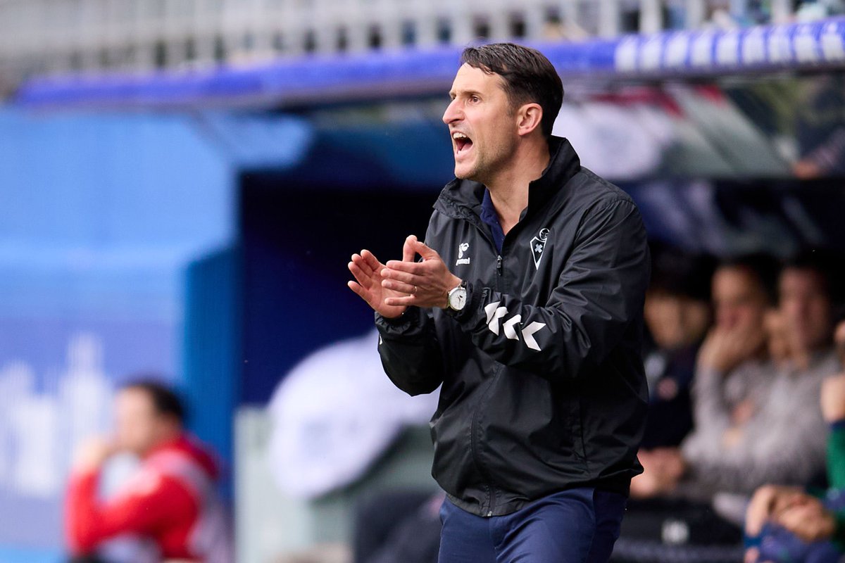 MatteMoretto's tweet photo. Beñat San José será el nuevo entrenador del Rayo Vallecano; la decisión ya está tomada. 

Con Jagoba Arrasate ya se había llegado a un acuerdo verbal desde hacía tiempo, pero aún no se había firmado nada; el presidente del Rayo, Raúl Martín Presa, en las últimas horas ha decidido apostarlo todo por el otro candidato que seguía en liza hasta el ultimo momento. @marca
