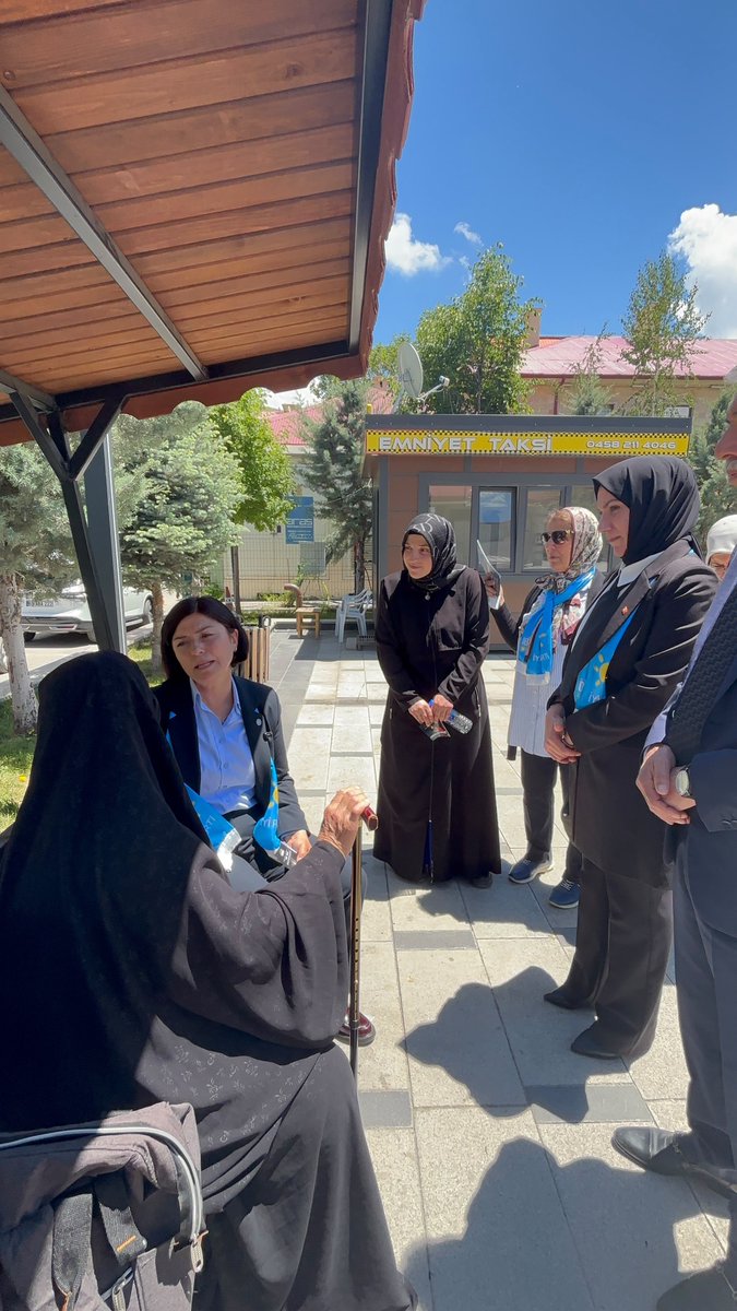 IyiBayburt's tweet photo. İYİ Parti Kadın ve Aile Politikalarından Sorumlu Genel Başkan Yardımcısı sayın @KevserOfluoglu.Bayburti ziyareti ve parti çalışması kapsamında Bayburt’a geldi. https://t.co/W3RAE6VZWJ