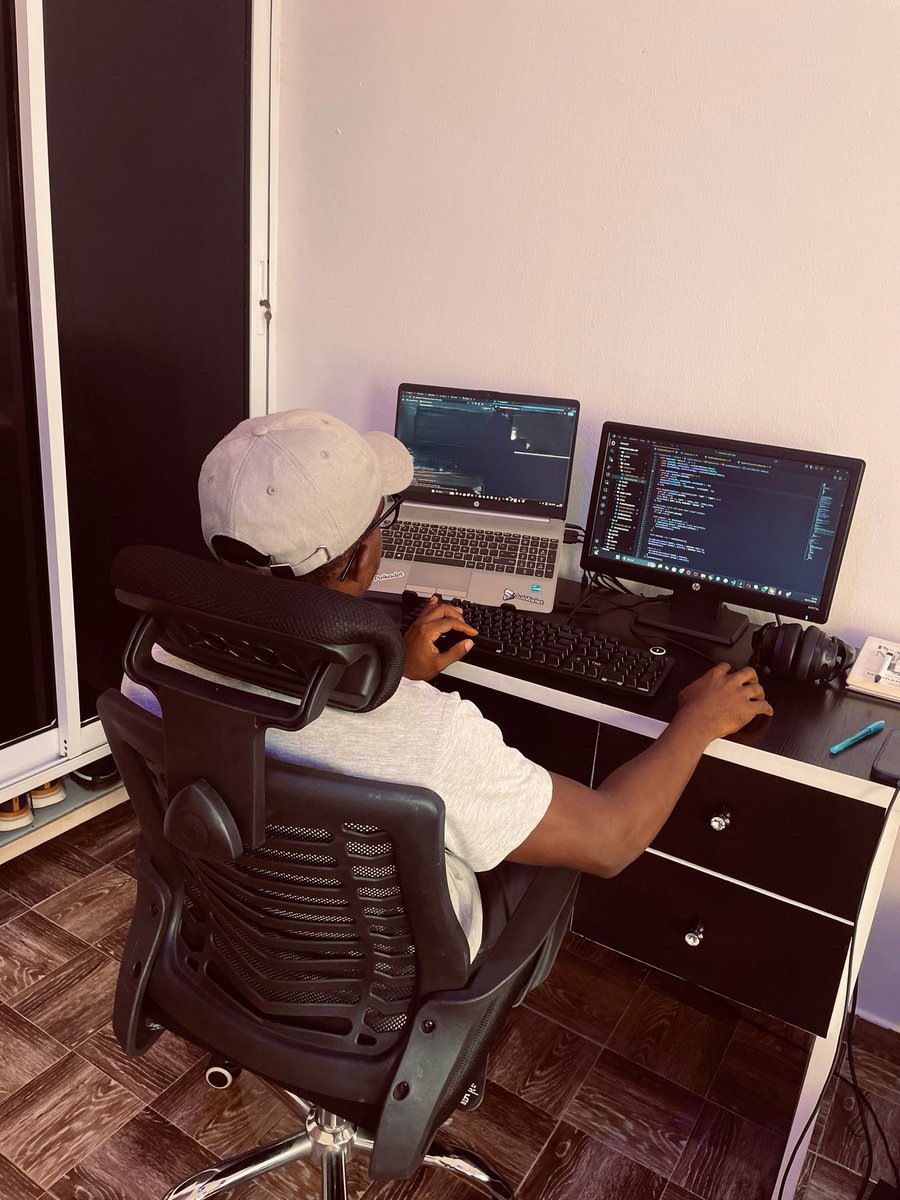 Arinze (That Codes) 💻 tweet media