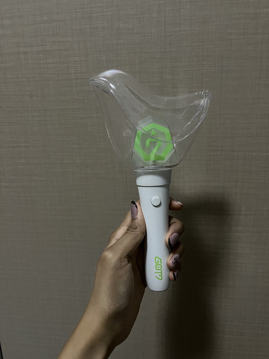 cyjsoulmate's tweet photo. WTS want to sell

ahgabong v2
lightstick got7

dom; batam, indonesia

400k bisa nego https://t.co/6Cxv0WJGHV