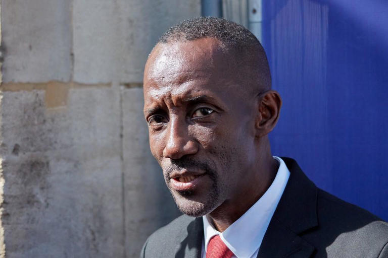 Mapi421's tweet photo. « Un droit à la réplique populaire » : le maire LFI Bally Bagayoko juge légitime de « siffler la Marseillaise »
👉 Encore une provocation de sa part... https://t.co/Nb0hlBwHFv