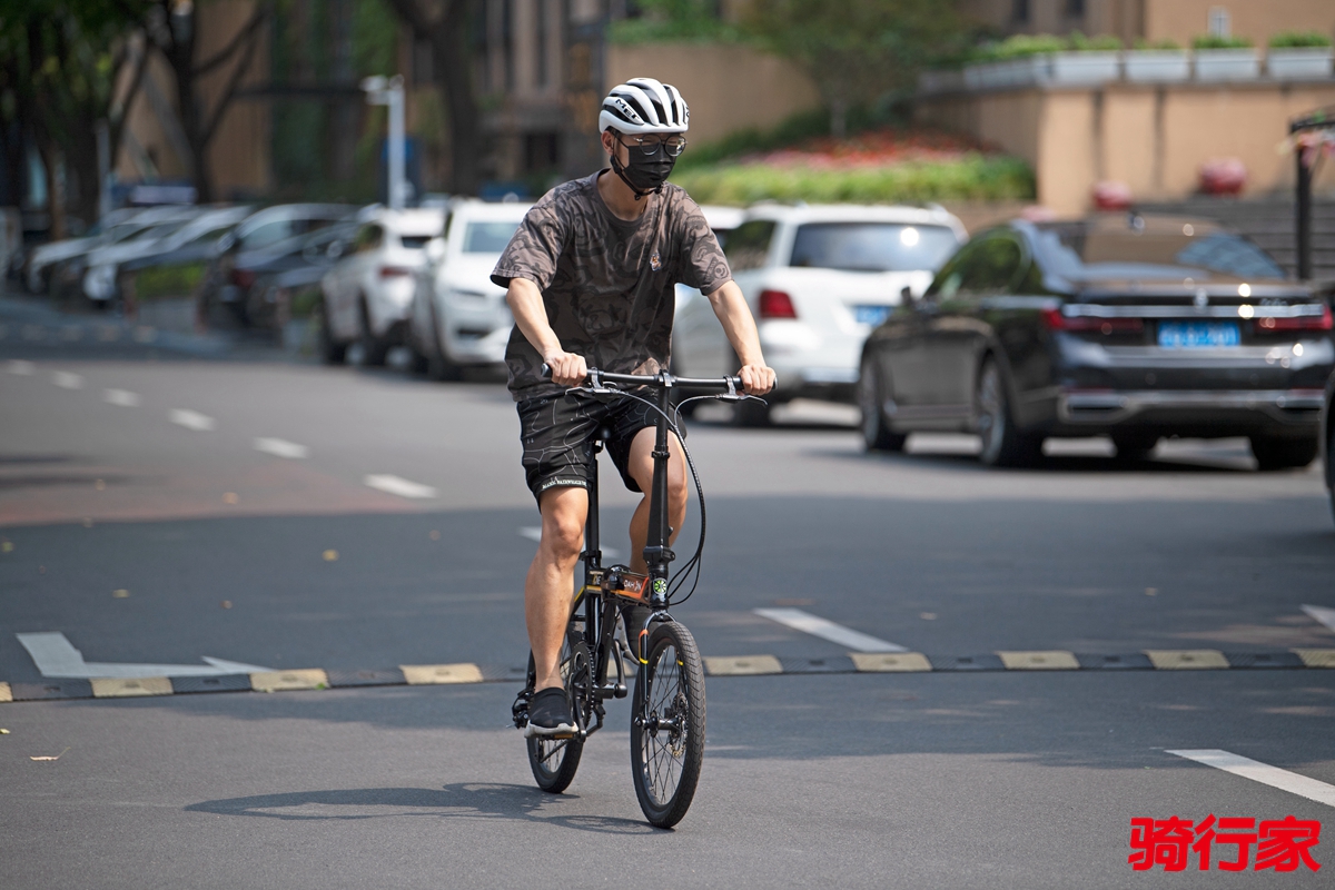 firestarrterr's tweet photo. Tried the new popup bike lane on my commute today – game-changer for stress-free rides to work! No more squeezing past cars, just smooth, safe cruising on fresh dedicated paths ， https://t.co/dRdFS1HUHR