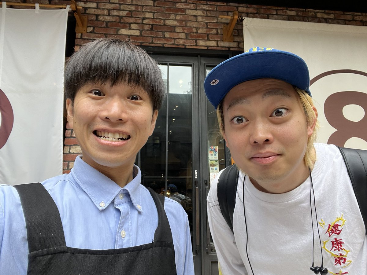 massuntokono's tweet photo. ハチマル蒲鉾なんば千日前店。

少し曇天模様ですが、ご安心ください。
店内は今日も晴れ予報です🙆‍♂️🐿️

本日も楽しみにお待ちしております。

気付けば、坊やと会わない日の方が少なくなってきました👦🤝
今日もいるのかな？ https://t.co/JL2DZ7ZEMe