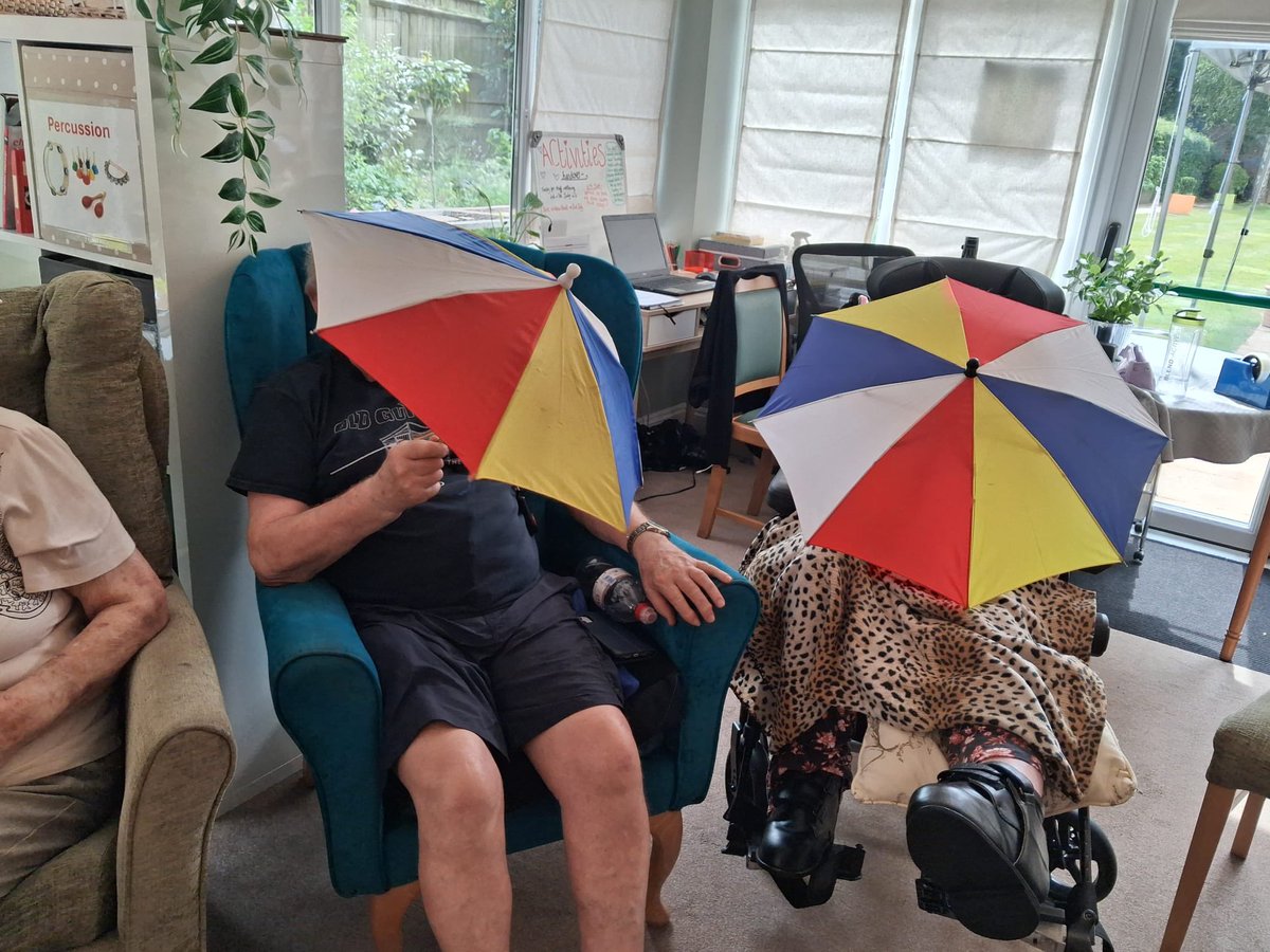 Bristolcarehome's tweet photo. ๐ฉ๐ถ Music, Magic & a Little Rain! โ๏ธ
Today we welcomed the brilliant Steve to Beech House for an afternoon filled with music, magic, and plenty of smiles!! ๐
#BeechHouse #MusicAndMagic #SingingInTheRain #CareHomeLife #MakingMemories #MeaningfulMoments https://t.co/HX5YjRdzHF