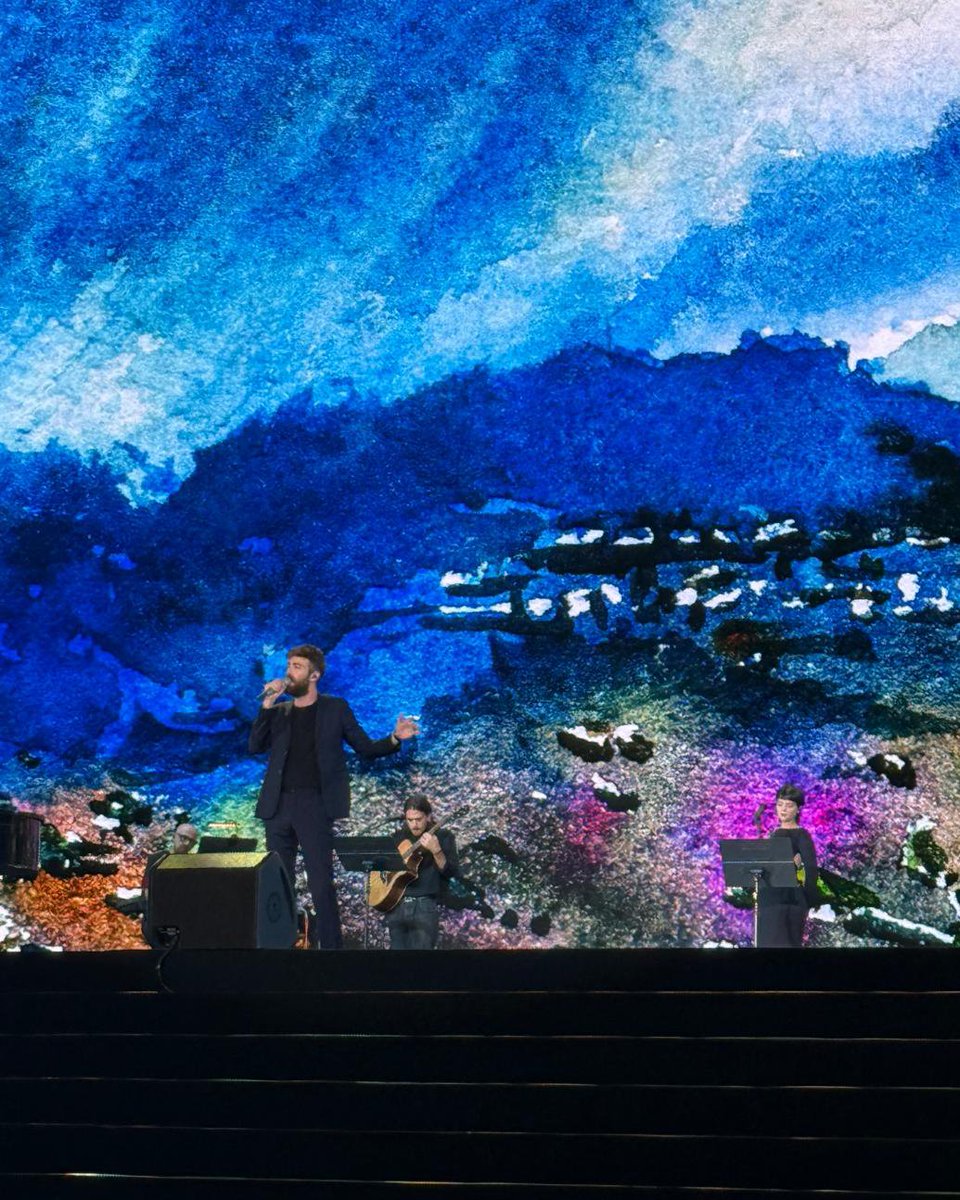 Rotary's tweet photo. A sweeping live performance from @LorenzoLicitra and the Peppe Arezzo Quintet brings music and celebration to the Closing Session at #Rotary26. https://t.co/f56JrriHwI