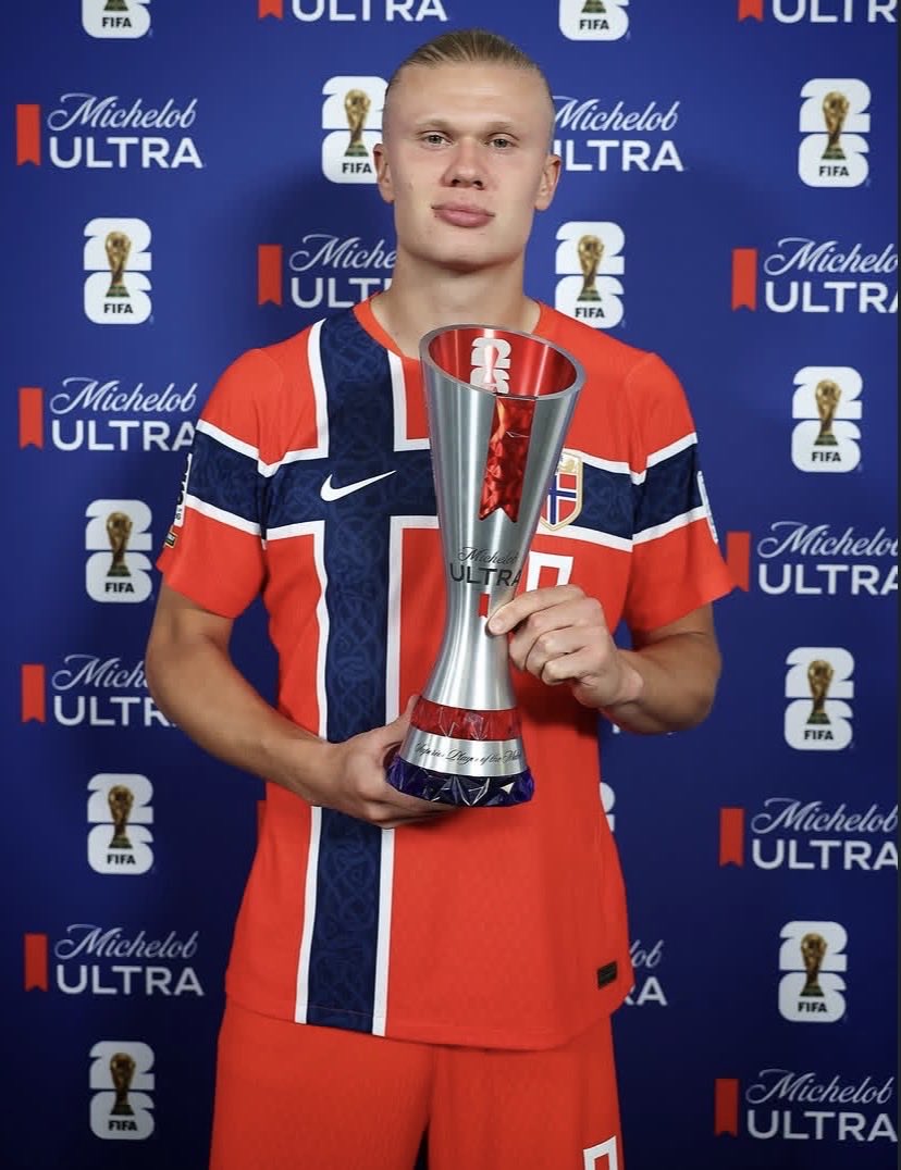 EnockGlabli's tweet photo. ⭐ HOMME DU MATCH : ERLING HAALAND
Premier match, première Coupe du monde, première masterclass. ⚽⚽
Un doublé et une victoire 3-1 pour lancer la Norvège 🇳🇴🔥
Le cyborg démarre fort.
#Haaland #WorldCup2026 #HommeDuMatch https://t.co/WjWoDrJq3b