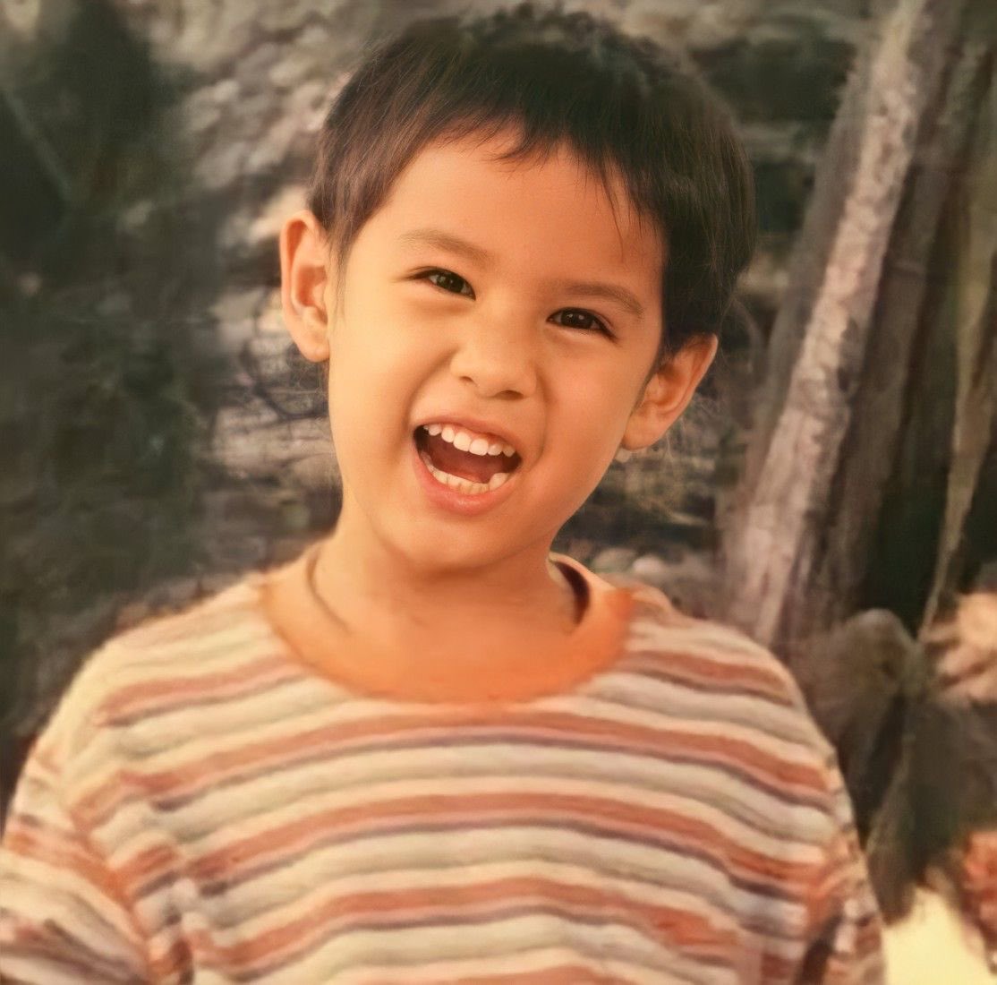 _akotositutooch's tweet photo. Si Donny nong baby       Si Donny nong 
pa siya ni mommy           baby na siya ni
niya:                                       Belinda: https://t.co/sGTGiDmaBW