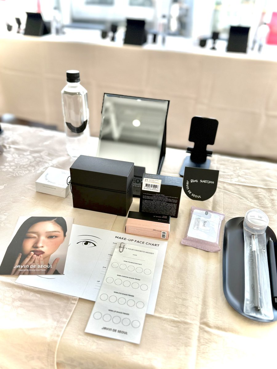 artmake_gen's tweet photo. 先日javin de seoulさんのジャパンイベントに参加させていただきました

おしゃれ空間💄
先生のメイクが綺麗過ぎて、何番のコスメ使われているか質問させていただきました✨

下地の作り方からスポンジの使い方まで勉強になることばかりでした！
貴重な経験誠にありがとうございました

@darling_jpmkt https://t.co/OBEZhESRhP
