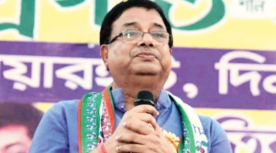 MeghUpdates's tweet photo. 🚨 BIG BREAKING

TMC leader and former North Bengal Development Minister Udayan Guha has been ARRESTED in Cooch Behar over allegations of EXTORTING crores of rupees from the public. https://t.co/25jgQJ710J
