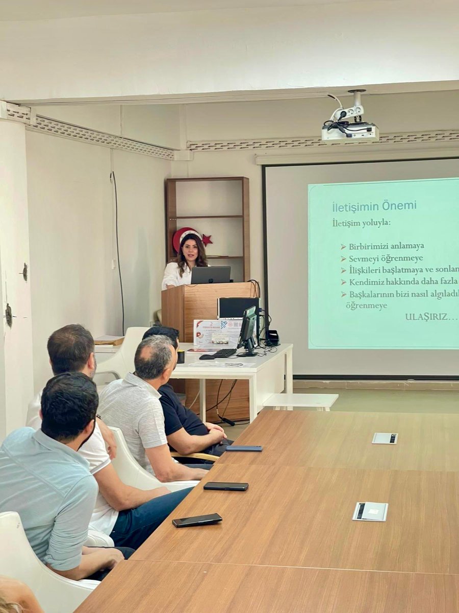 artukluism's tweet photo. Müdürlüğümüz Sağlıklı Hayat Merkezi psikoloğu tarafından Sağlıklı Hayat Saatleri kapsamında Etkili İletişim Becerileri konulu eğitim düzenlenmiştir.
@mardinilsaglik @halksagligigm @sbsggm https://t.co/ZxzUQDDGLZ