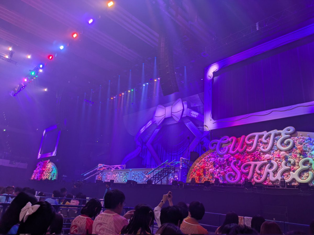 warpstar283's tweet photo. 2日目はここから！
昨日の感じだとトロッコめっちゃ近いのか、、！？

#きゅーすと
#有明アリーナ https://t.co/o9UhhpDBXU