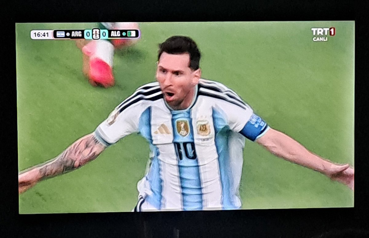 AtaKayaEKB's tweet photo. Kaç yaşında olursa olsun Messi Messidir 🤴 #messi #Arjantin https://t.co/sh8CCLJPiQ