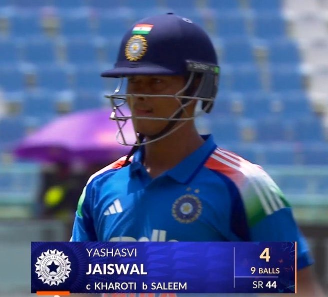 jatt_on_x's tweet photo. Opportunities like this don't come around often in life. Sometimes you have to convert a single chance into a big score. But today you failed again Jaiswal.

Yashasvi Jaiswal 4(9) 🤦🏻‍♂️🤦🏻‍♂️

#YashasviJaiswal 
#INDvAFG https://t.co/DVl8eXJ5Ol