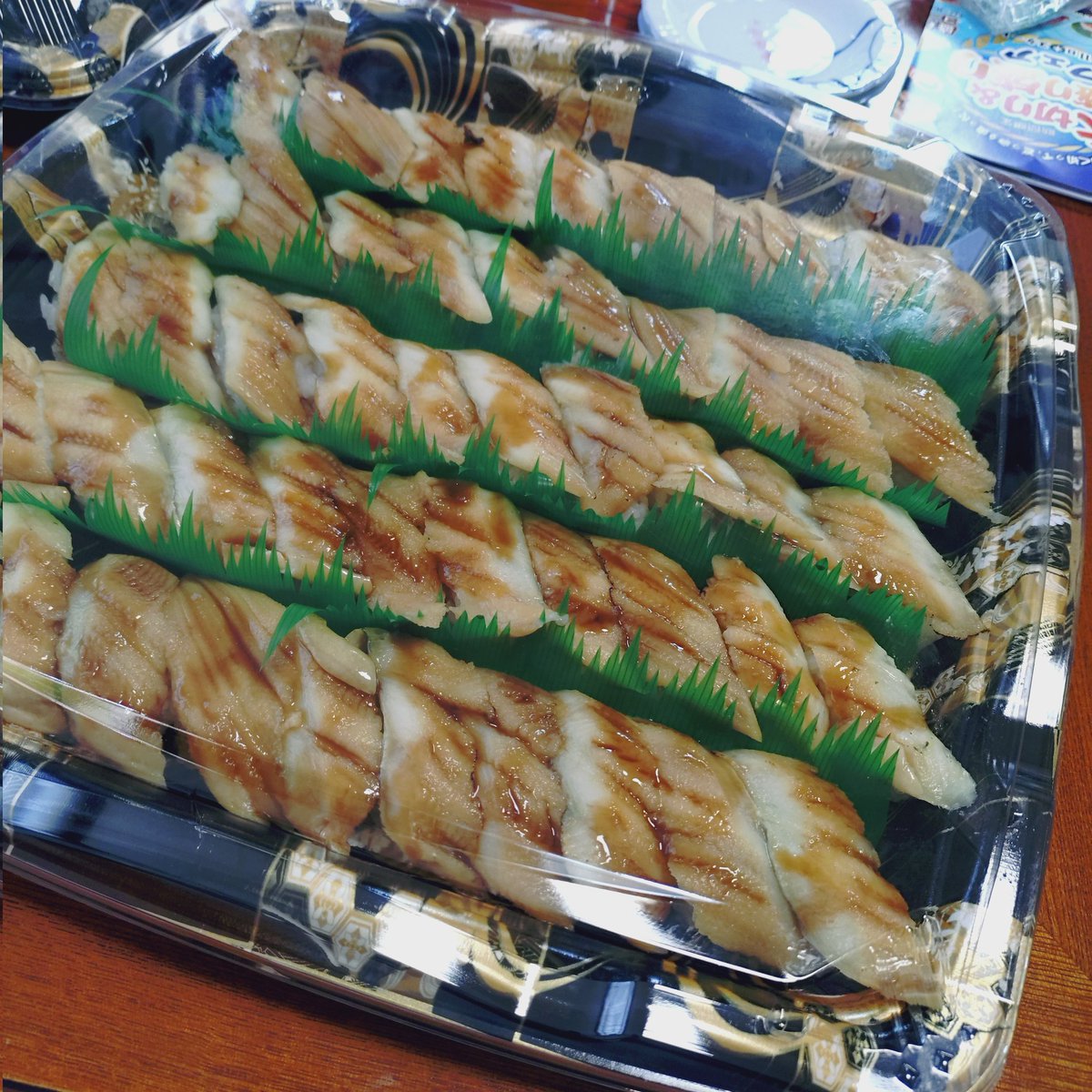 ruu515apspl's tweet photo. うちの寿司パーティーなんか草 https://t.co/MYOjyGhVe7