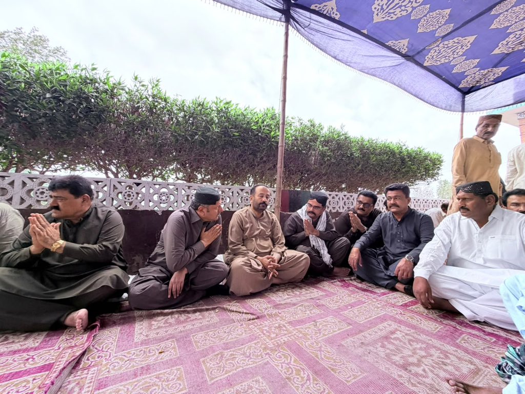 MirSohrab's tweet photo. Offered Namaz e Janaza of dear friend, GS Culture Wing Hyderabad Div: RabDino Jatt, may Allah rest his enternal Peace.
We request LEAS, to take measures to arrest his murderers immediately. https://t.co/Lfx4Oolcpq