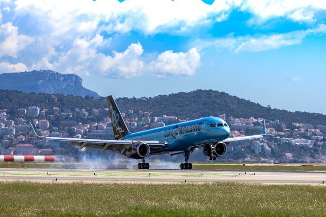 explorenca's tweet photo. 📢[Nice–New York : une connexion renforcée toute l’année]

✈️🇺🇸 Le marché nord-américain s’installe dans la durée sur Nice Côte d’Azur.

Désormais, la liaison directe Nice–New York opérée par La Compagnie sera également maintenue en hiver. 

Une évolution majeure qui témoigne du dynamisme des échanges entre les États-Unis et notre territoire et renforce son rayonnement économique, touristique et culturel.

@Tribuca 👉 https://t.co/swUx4XLEOc

#ExploreNiceCotedAzur #Nice06