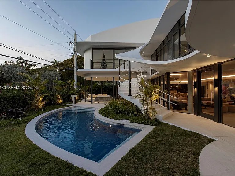 SkyFinMiami's tweet photo. https://t.co/P043zTFLV9