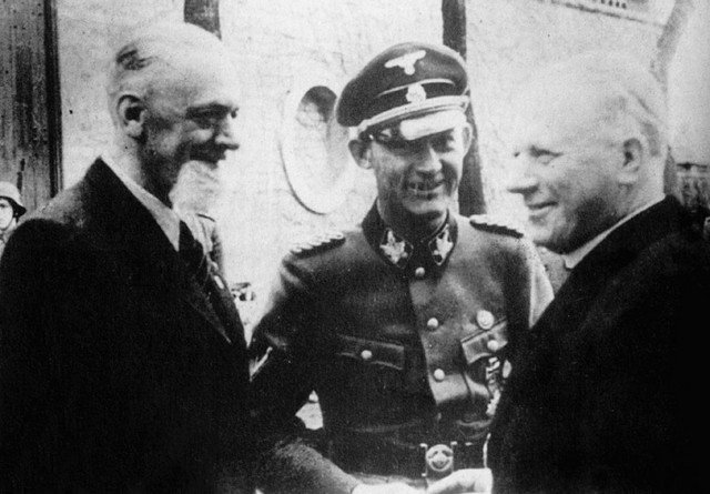 Ahorn89027074's tweet photo. Domobranci niso bili nacistična organizacija ampak samoobrambna org. Churchill je kolaboriral s Stalinom,pa ni zaradi tega postal komunist.Vsi so sodelovali z ideološkim nasprotnikom,proti skupnemu smrtnemu sovražniku,da bi rešili svoje.Domobranci niso bili pri tem nič drugačni. https://t.co/eUSXbwbHGQ