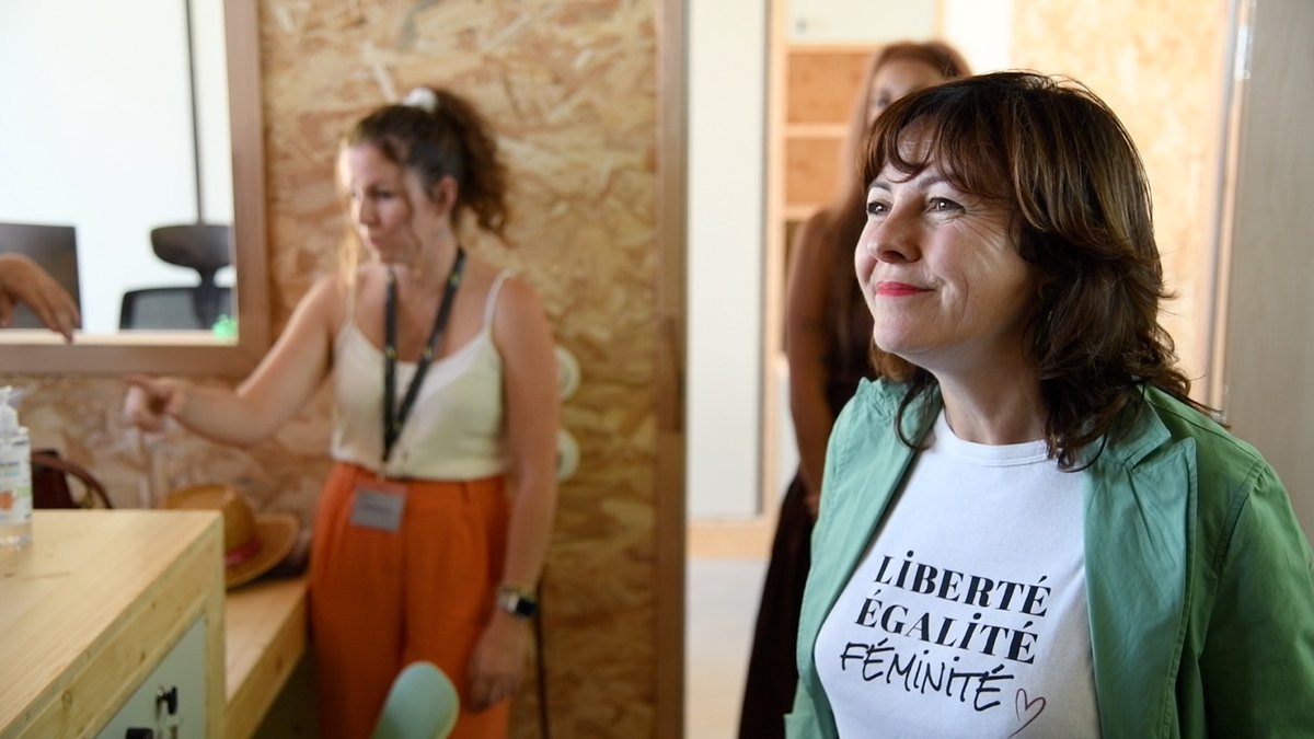 ecom_news's tweet photo. 🚏🛣️#Herault en direct de #Gignac : Reportage vidéo sur l'inauguration officielle d’un hub inédit et totalement innovant en faveur des mobilités durables et du #tourisme ! Avec @CaroleDelga @Occitanie @PrefetOccitanie @montpellier_ @Heraultinfos https://t.co/vn12mORyd7 https://t.co/bjizwddwzK