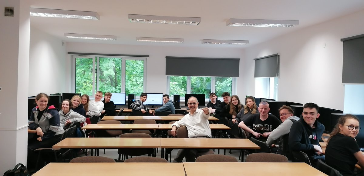 IGIB_UWM's tweet photo. 🌍 We've had three exceptional weeks with visiting professor Carles Serrat from the Universitat Politècnica de Catalunya (UPC).

Thank you for visiting, and we're already looking forward to our next meetings! 🌍���🎓

#UWM #UPC #FacultyOfGeoengineering #Geoengineering #Students https://t.co/QF3WY8ah7J
