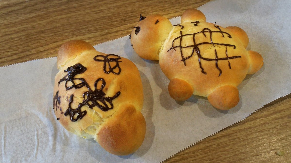 minato_acty's tweet photo. 6月4日（木）、6月5日（金）は、 #宿泊訓練 で #千葉県房総方面 へ行きました🚌
クリームパンで有名な #八天堂 では #手作りパン体験 を、夕食は高級アワビなどをいただき、普段と違う環境の中で、新たな発見や学びある楽しい宿泊訓練となりました✨
お土産もたくさん🛍️来年の宿泊訓練はどこかな〜🤩 https://t.co/9j1CYYYcQP