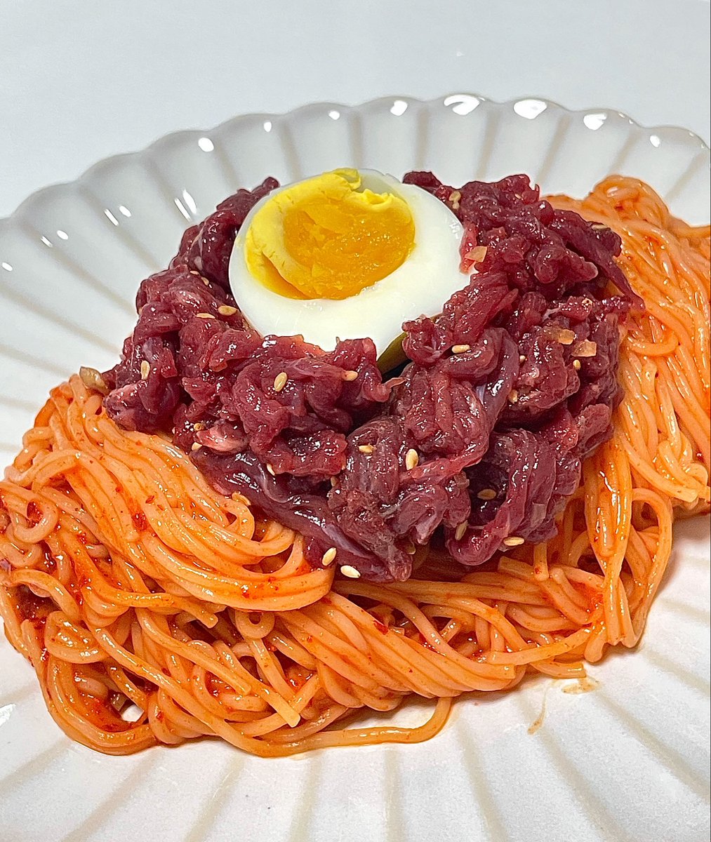 hungry_jima's tweet photo. 육회비빔국수 https://t.co/6yfUMq8n3p