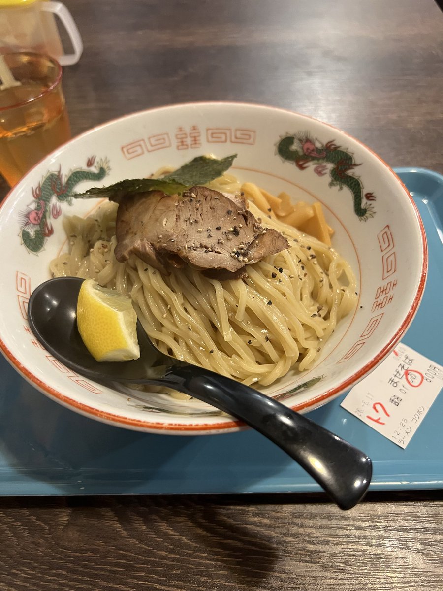 sco_pub's tweet photo. 本日のゴクボシ　まぜそば塩。限定があるとどうしてもそっちに行ってしまうけど、やっぱり自分の中のゴクボシはここから。2ヶ月ちょっとぶりだった模様。 https://t.co/pxjZl8KtY1