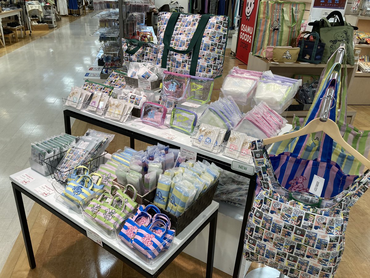osamuonline's tweet photo. \\💕 本日オープン💕 //
#鶴屋百貨店 にて #OSAMUGOODSSTORE がオープンしました❣️
可愛いグッズ目白押し🎵
ぜひ一度きてはいよ〜
会期:6月17日(水)~6月23日(火)
営業時間:10:00-19:00 ※最終日は16:00閉場
会場:鶴屋百貨店 東館地下1階イベントスペース
https://t.co/l4L2dob1QY… https://t.co/bDyzg3BK3S