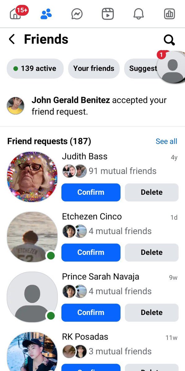 ItsMeRaf11's tweet photo. Tapos i just tried having friend request sa kanya in just few time i think he accepted it. https://t.co/7xKG8e4mRS