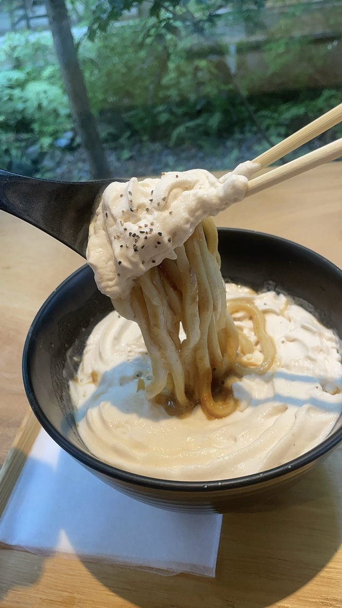 TBlue627's tweet photo. うんまいなぁ〜、この白いやつ

名物「白いカレーうどん」
白い正体はじゃがいものムース。
混ぜるとカレーのコクとまろやかさが広がる不思議な一杯😋

#うんまいなぁ https://t.co/f0jrXjtSKc