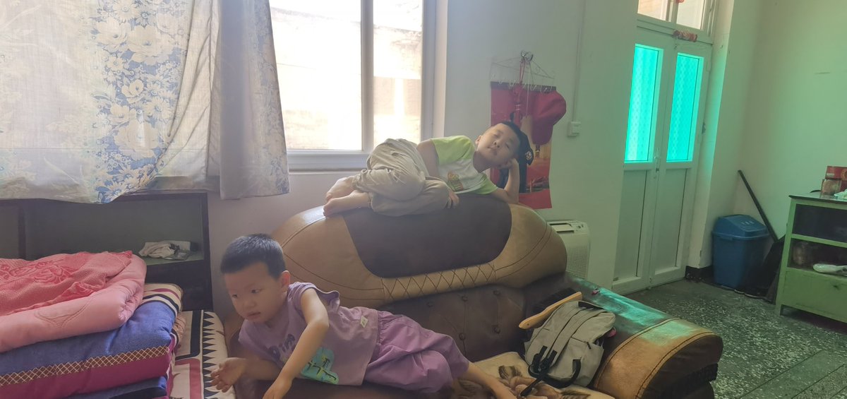 wangbin31937946's tweet photo. 兄弟俩 https://t.co/yoriTpMdja