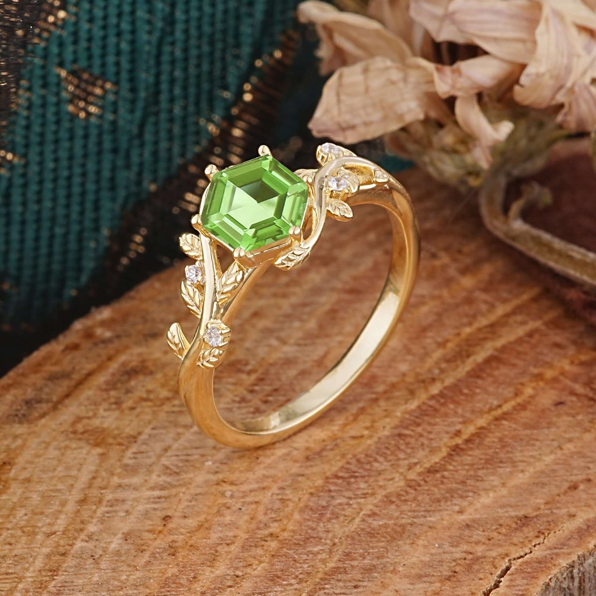 Romalarjewelry's tweet photo. Midsummer woodland luxury. 🌿✨ This Hexagon Peridot is pure elven royalty. A dark botanical dream. 💚 #Peridot #HexagonRing #Fairycore #AltBride #ROMALAR https://t.co/LrGR5i1LRt