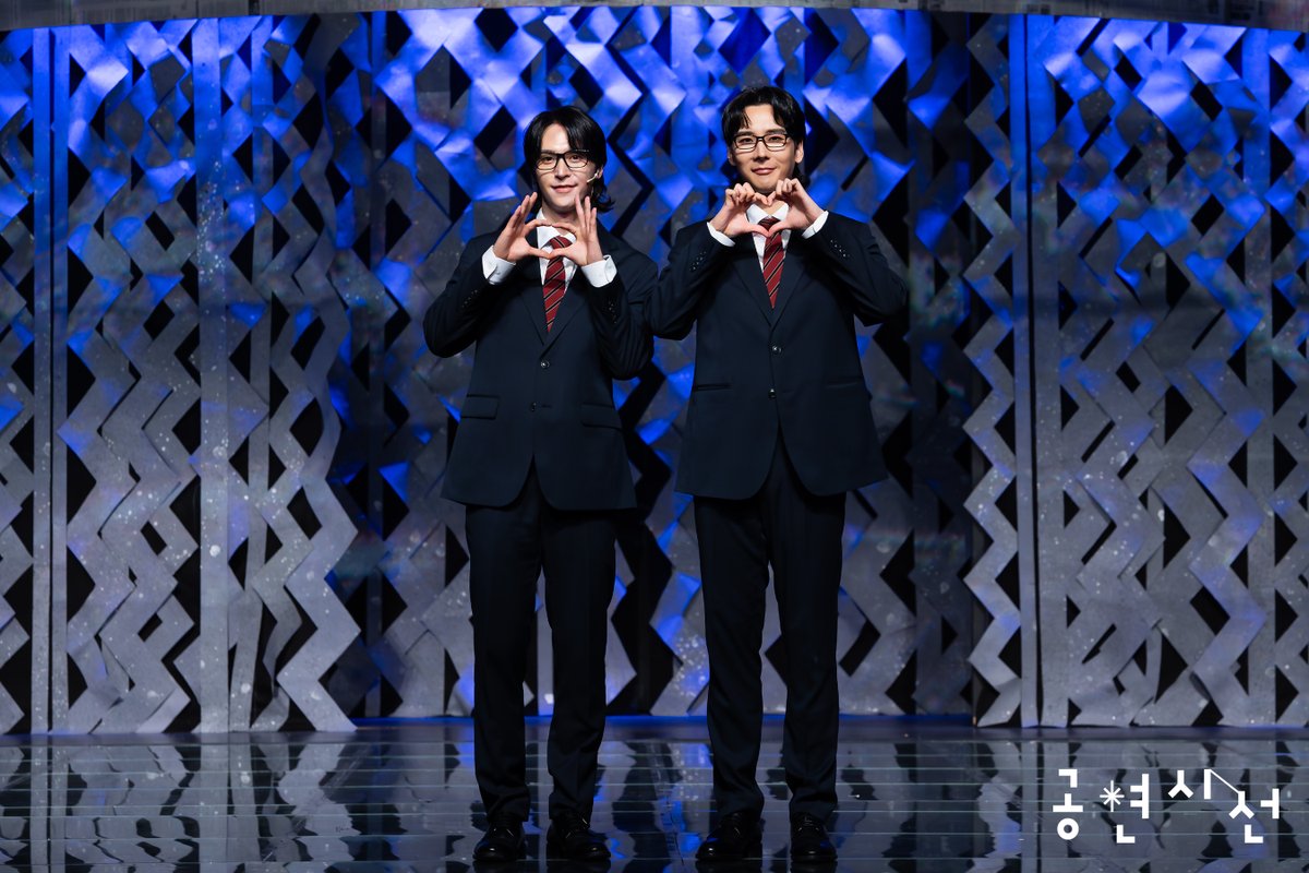 seeline_show's tweet photo. 서울예술단 창작가무극 <신과 함께_저승편> 프레스콜 포토타임

#손동운 #이기완 https://t.co/FLgfWVxqVc
