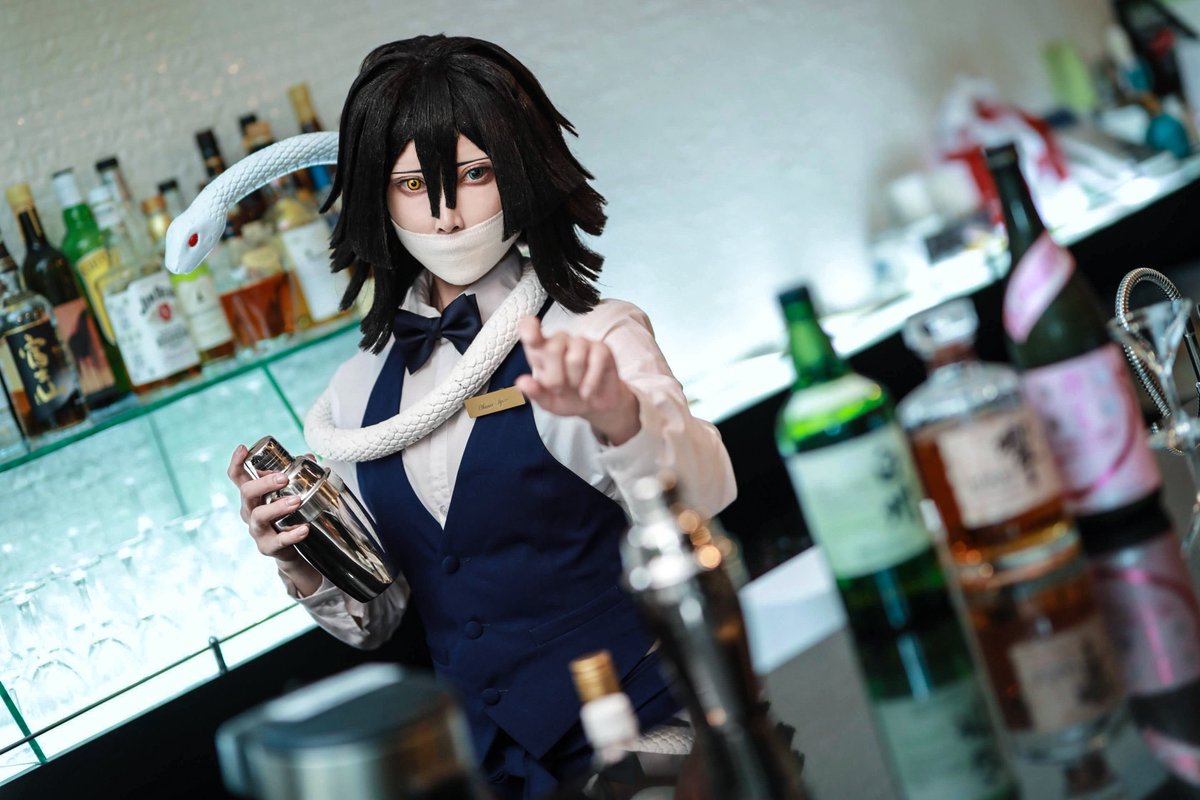 naso_cos's tweet photo. Cosplay
Today’s  Bartender. 🐍🍸
Mocktail Bar Ginza costume.✨

Obanai Iguro — Serpent Hashira
Demon Slayer | Kimetsu no Yaiba

Photo:📸@shikurun https://t.co/fsUbwK7pfV