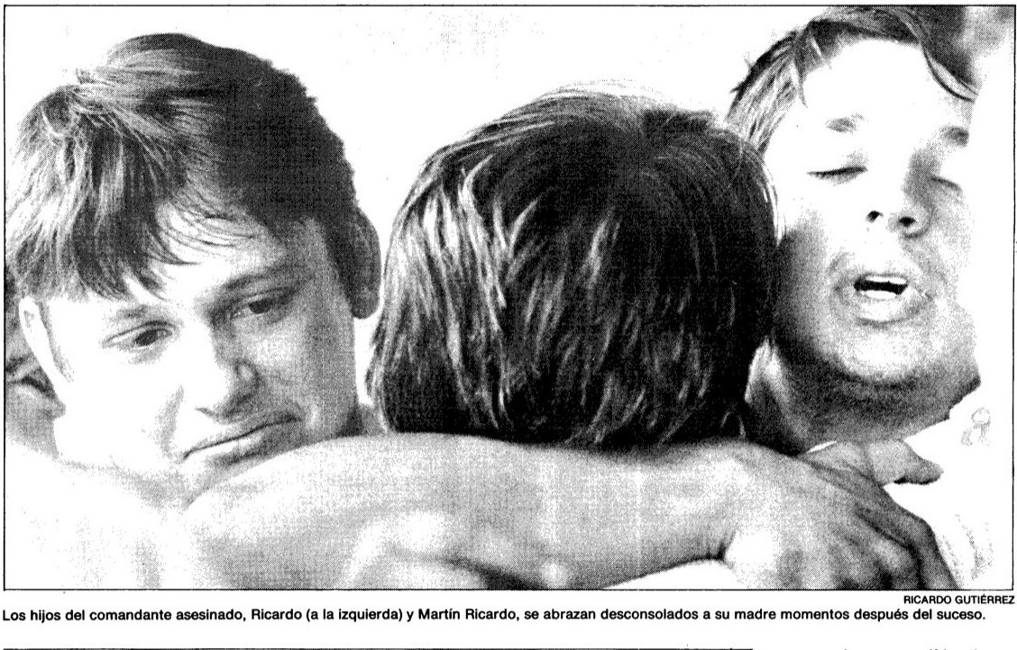 CarlosDeUrrecha's tweet photo. "¡Es mi padre!"
Cmte D. Ricardo Sáenz de Ynestrillas Mtnez, Tte Col D. Carlos Vesteiro Pérez y Soldado D. Francisco Casillas Martín acribillados con 50 balazos en Madrid por los cobardes de ETA

"Acribillados con 50 balazos y rematados dentro del coche"
https://t.co/ns4iSA2zRc https://t.co/Mr1JustYw5