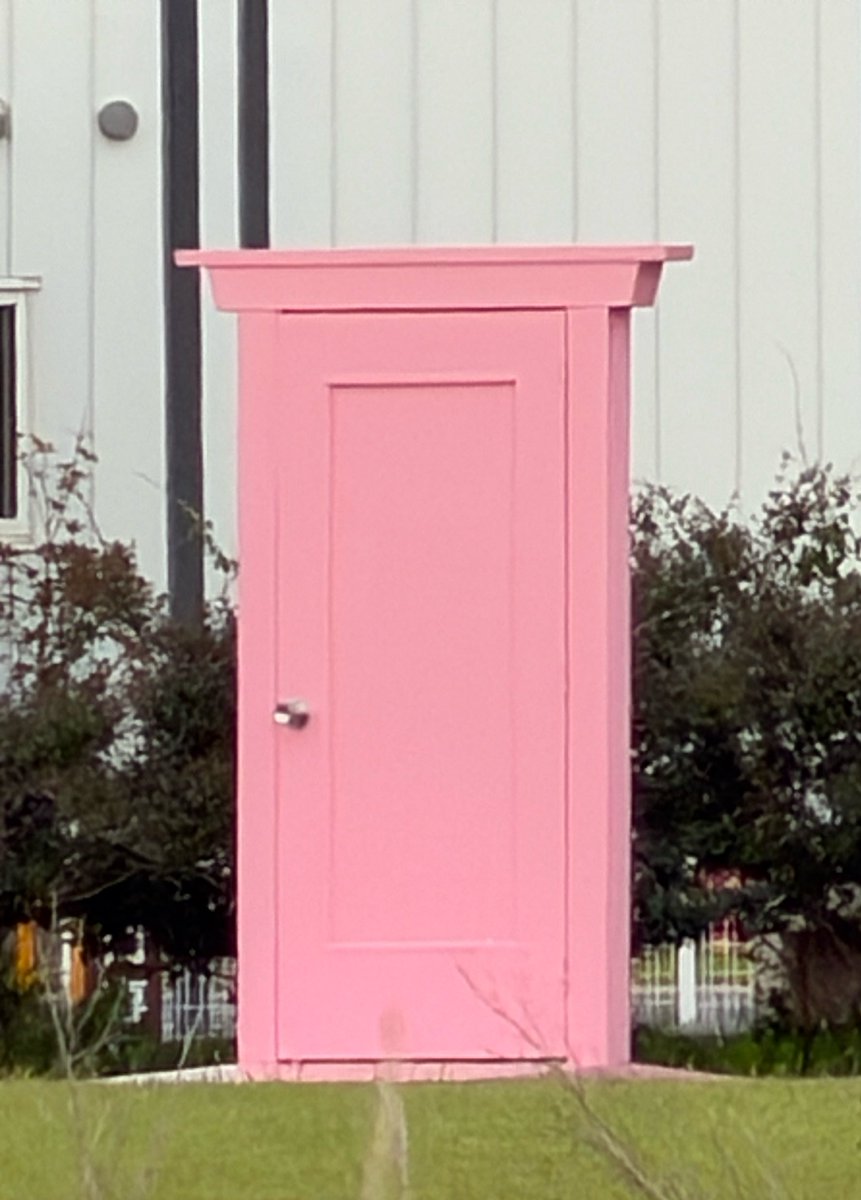 minu_44's tweet photo. どこでもドア見つけたwww🚪 https://t.co/R3cYiNCI6k