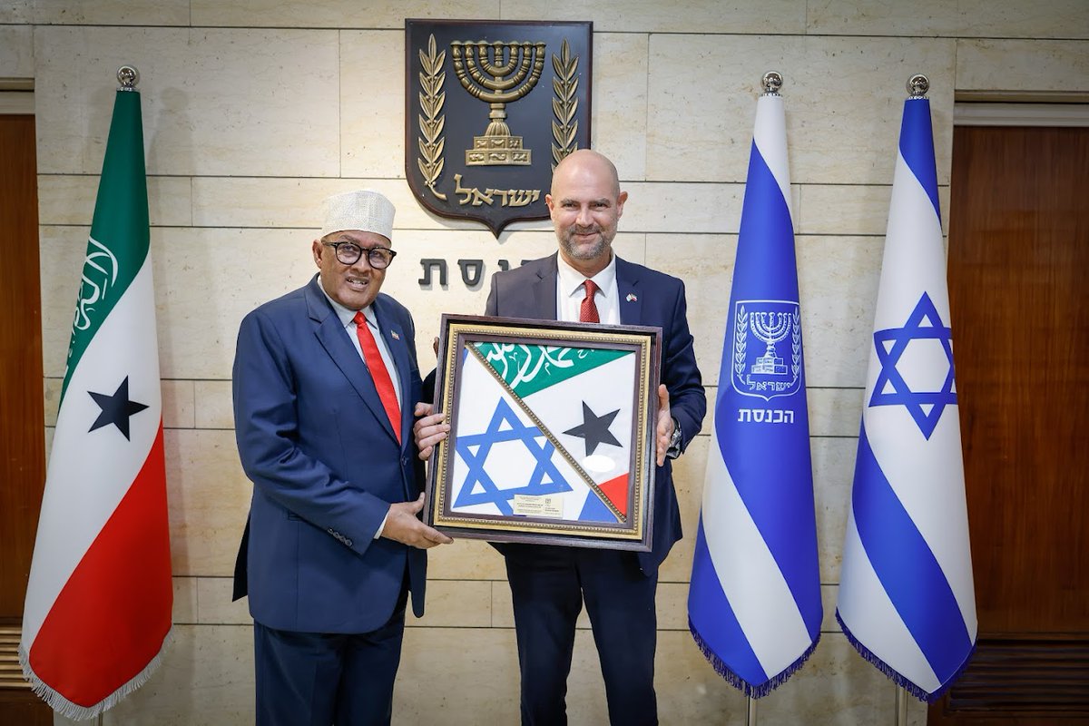 KnessetENG's tweet photo. Knesset Speaker MK Ohana to visiting Somaliland President Abdullahi: We want people of Somaliland to know that we are your true friends
https://t.co/mCWncx1uWJ
@Abdirahmanirro @AmirOhana https://t.co/cKuFimMaxr