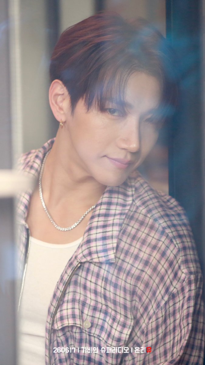 OnlyU0115's tweet photo. 260617 [가비의 슈퍼라디오] 보이는 라디오

기절 ㅇ-<-<

#JUN_K #준케이 #ジュンケイ
#MidnightTicket https://t.co/ez8kpwKX1l