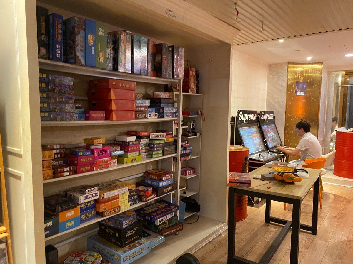 Slava51268873's tweet photo. Home isn’t just a place—it’s messy snacks, bad board game fails, and everyone laughing till our sides hurt. Perfect Sunday with my people. ， https://t.co/yXMzy2C1VF
