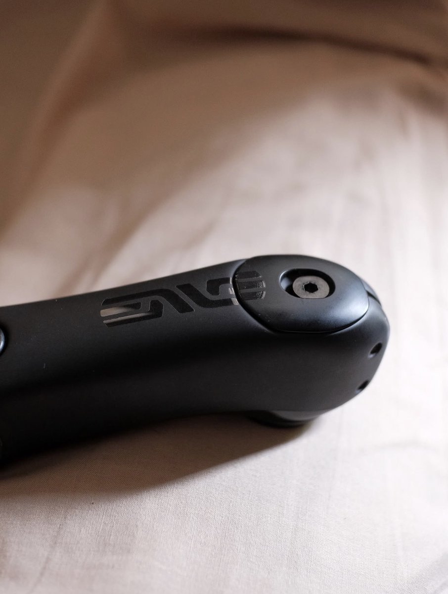 indralsmny11's tweet photo. #FNFJB WTS STEM ENVE AERO ROAD 
PANJANG 110
Derajat bisa diadjust 12/ 17 derajat
BONUS BARFLY ENVE!
KOMPLIT WITH BOX!

IDR 2.900K NEGO
LOKASI BSD
WA. 08194160511

#FNJFB https://t.co/3bzfj54SLT