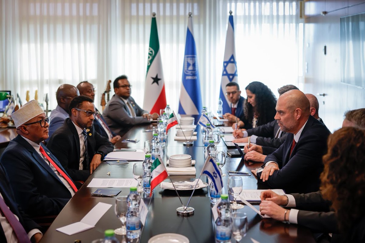 KnessetENG's tweet photo. Knesset Speaker MK Ohana to visiting Somaliland President Abdullahi: We want people of Somaliland to know that we are your true friends
https://t.co/mCWncx1uWJ
@Abdirahmanirro @AmirOhana https://t.co/cKuFimMaxr