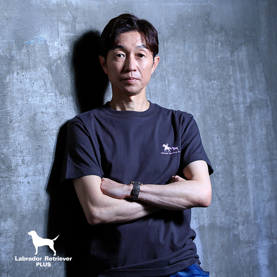 udgcoltd's tweet photo. 🐾 #LabradorRetrieverPLUS × #武豊 🐾
大好評予約受付中⭐️
オススメの半袖Tシャツは軽やかな着心地と柔らかな肌触りが魅力で
暑い季節でもストレスフリーに着用できます🌴
詳細・ご購入はコチラ👇
https://t.co/dCDZ1otcH2
#LabradorRetriever #ラブラドールレトリバープラス #ラブラドールレトリバー